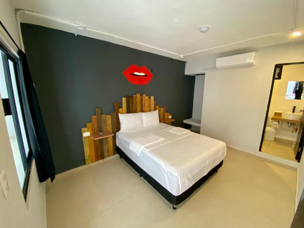 Why Not Rooftop Party Hostel Плая-дель-Кармен Экстерьер фото