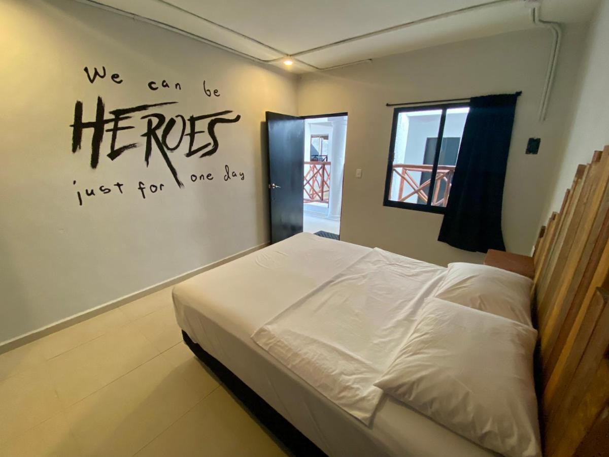 Why Not Rooftop Party Hostel Плая-дель-Кармен Экстерьер фото