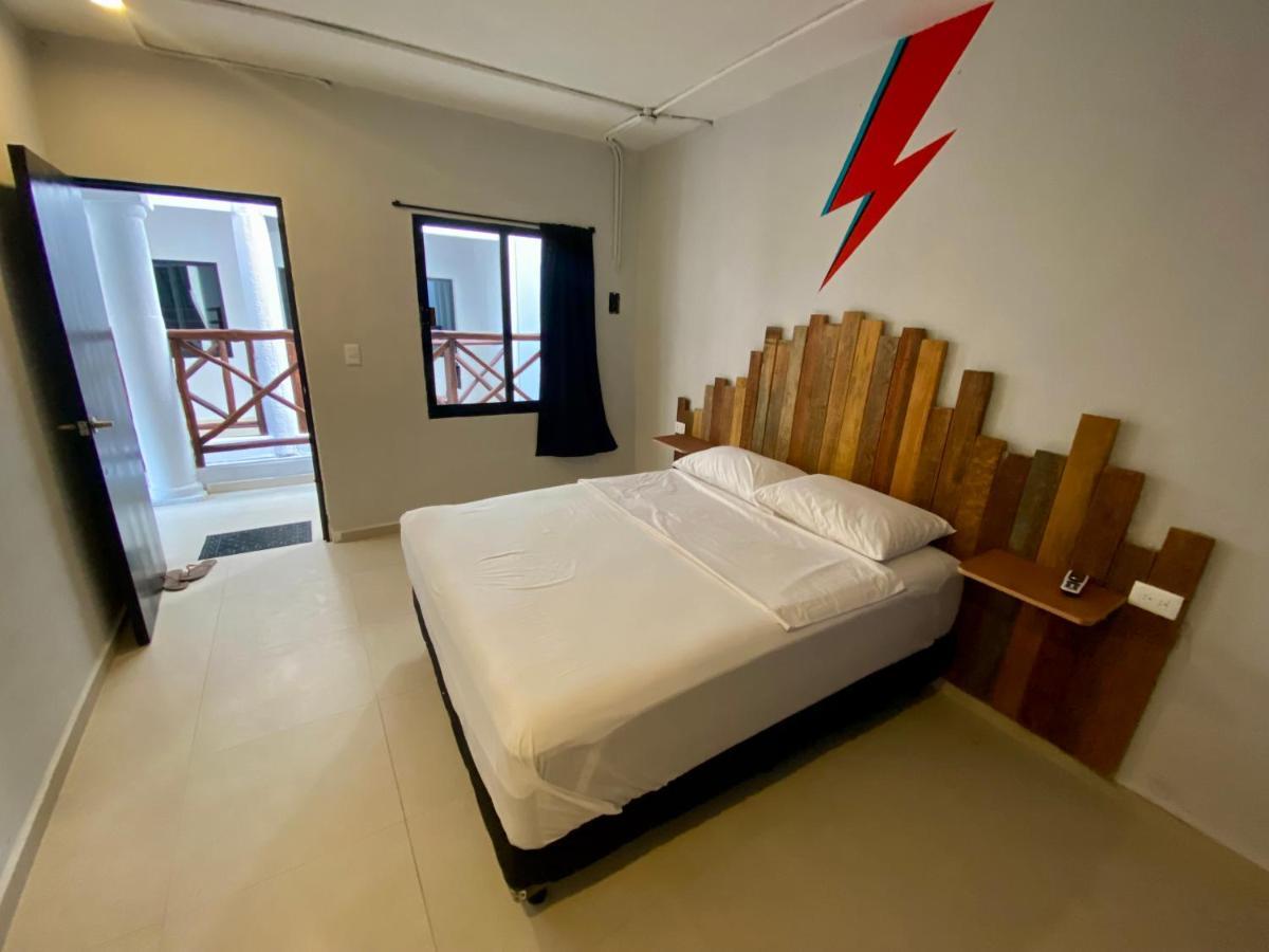 Why Not Rooftop Party Hostel Плая-дель-Кармен Экстерьер фото