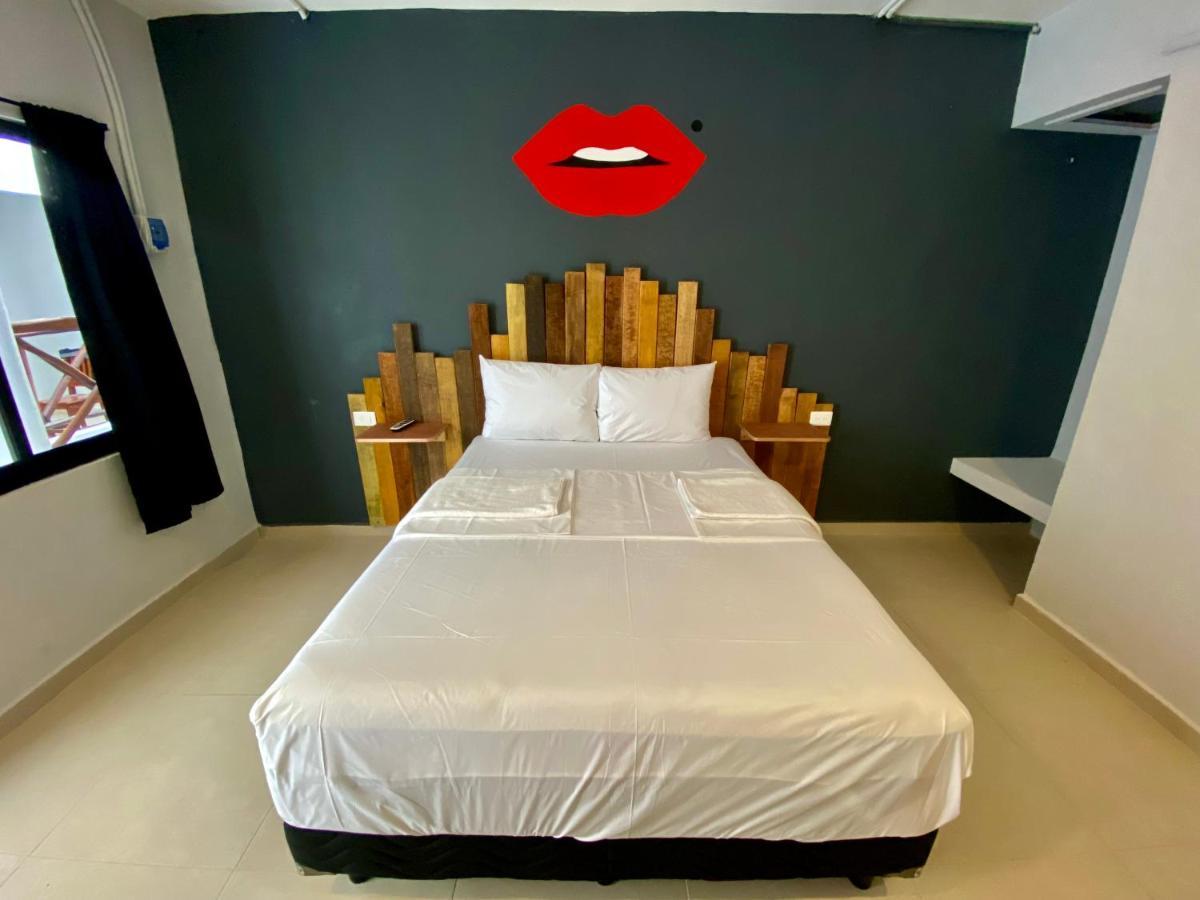 Why Not Rooftop Party Hostel Плая-дель-Кармен Экстерьер фото