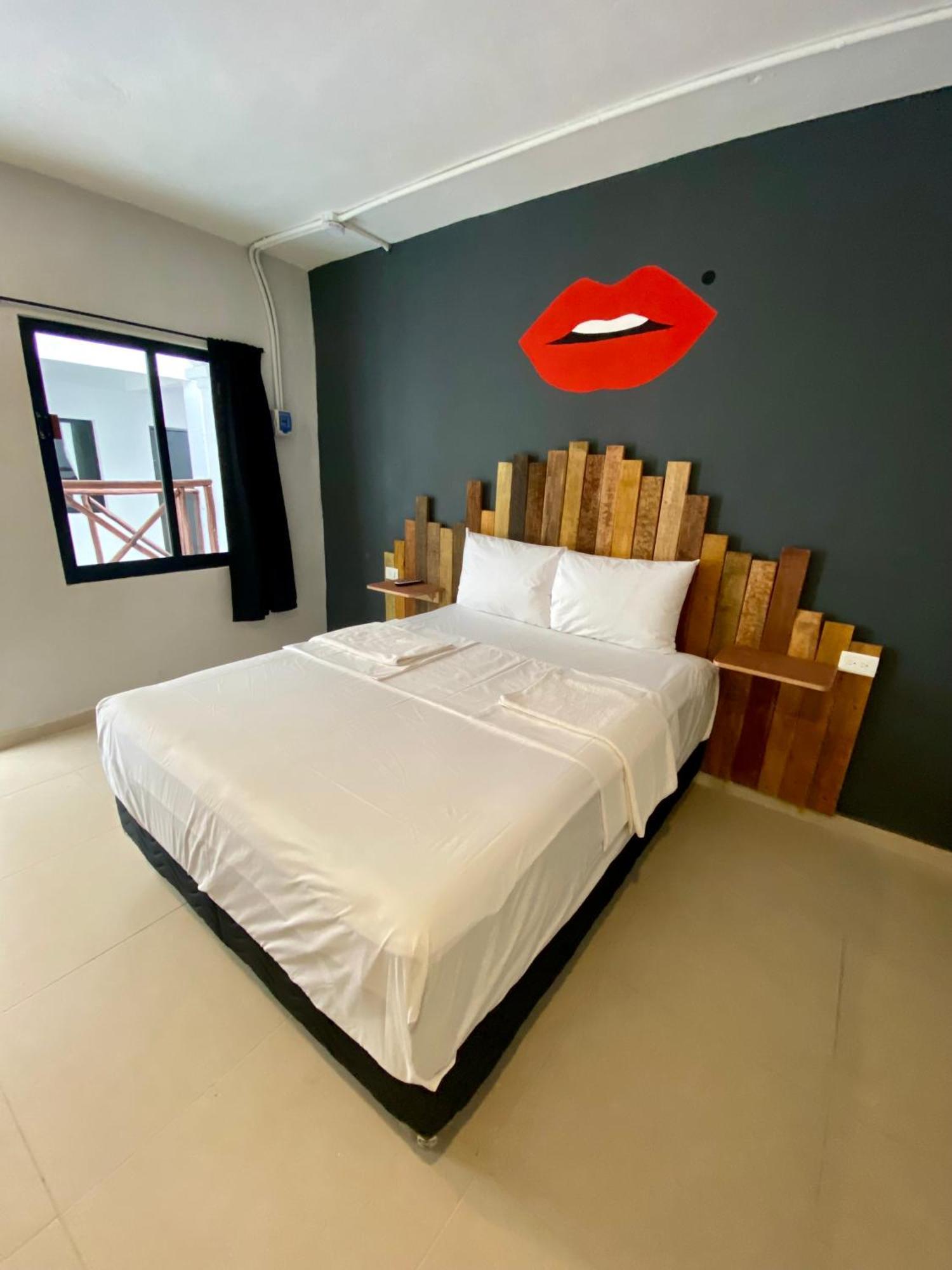 Why Not Rooftop Party Hostel Плая-дель-Кармен Экстерьер фото