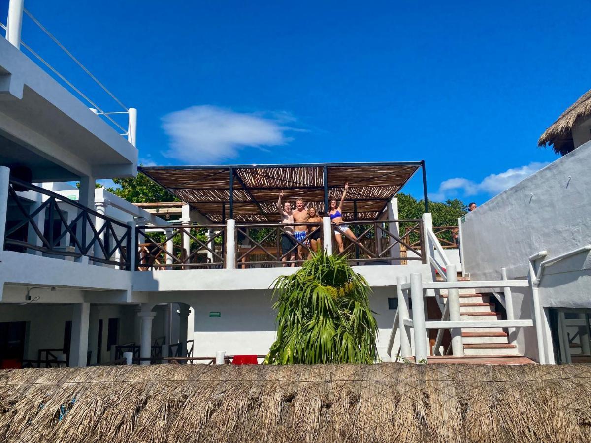 Why Not Rooftop Party Hostel Плая-дель-Кармен Экстерьер фото